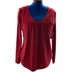 FASHION BUG, Women’s Large Red Top,New With Tags,V-neckline with buttons & loops